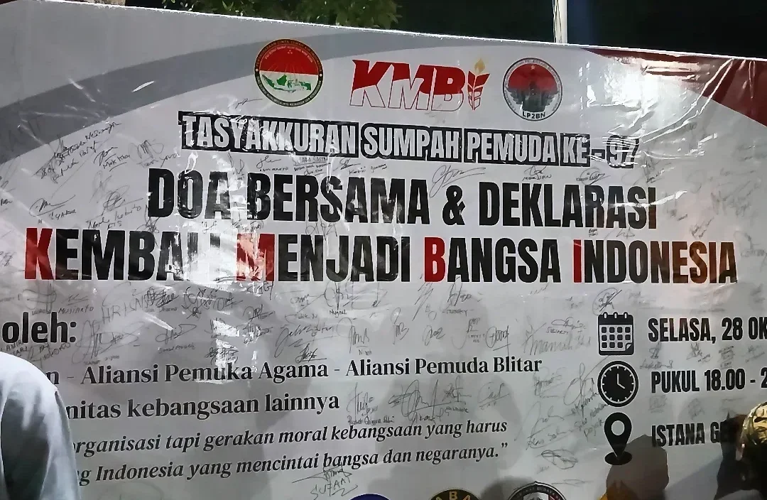 Doa bersama dan deklarasi kembali menjadi Bangsa Indonesia@Istana Gebang Blitar.#SumpahPemuda.#