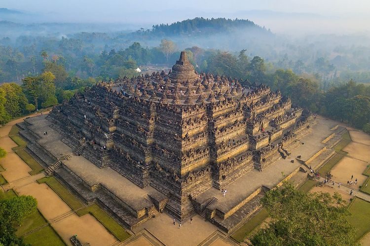 Candi-Borobudur-Makna-Yang-Terkandung-di-Dalamnya