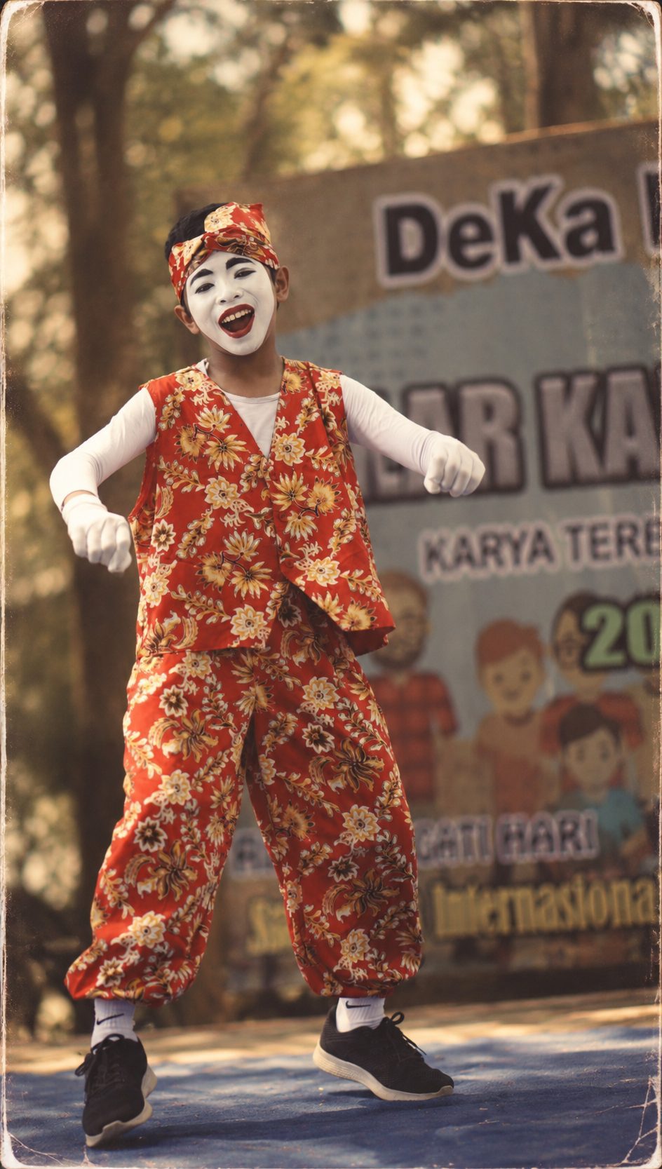 DeKa Bisa -01- Pantomim